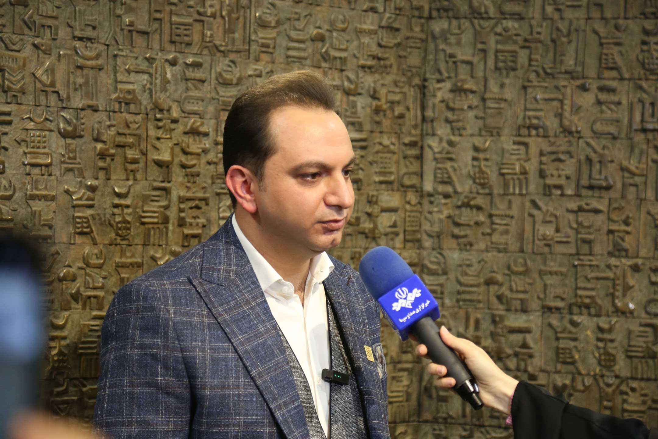 اعطای نشان عالی مدیر سال 1403 به مدیر عامل شرکت پردازشگران فلز تیام